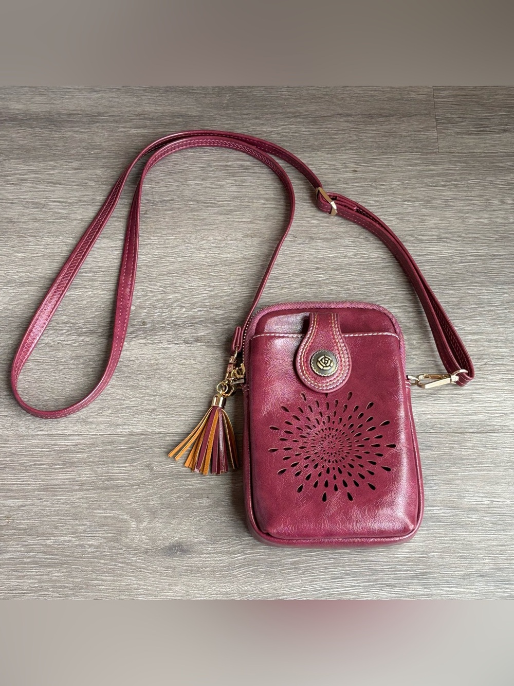 APHISON Laser-Cut Sunflower Purse Crossbody – Fuchsia/Magenta